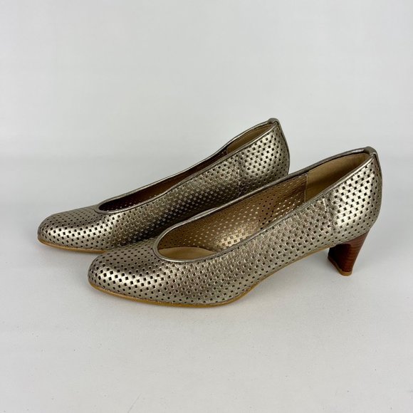 Stuart Weitzman Womens Perforated Leather Pumps Gold Metallic Laser Cut size 7.5 - Picture 3 of 16